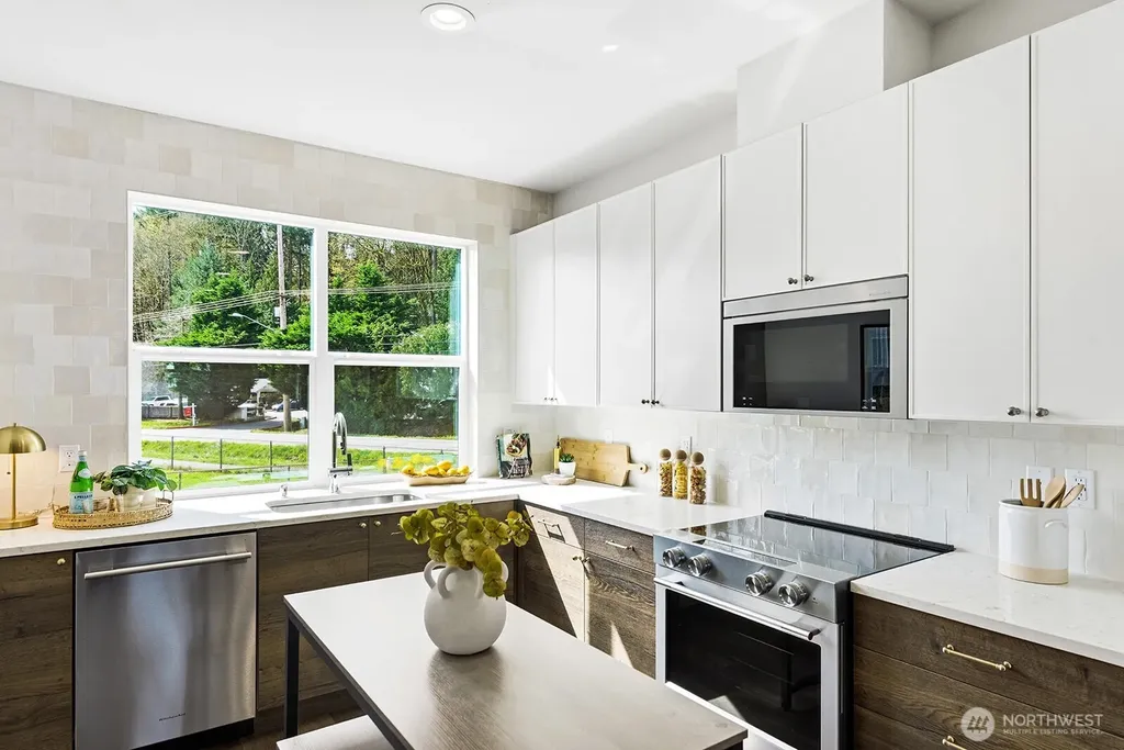761 7th Avenue NW Issaquah WA 98027