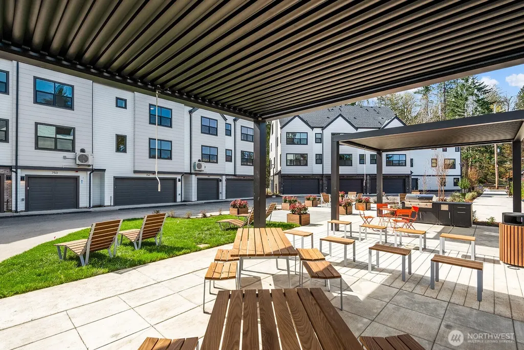 761 7th Avenue NW Issaquah WA 98027