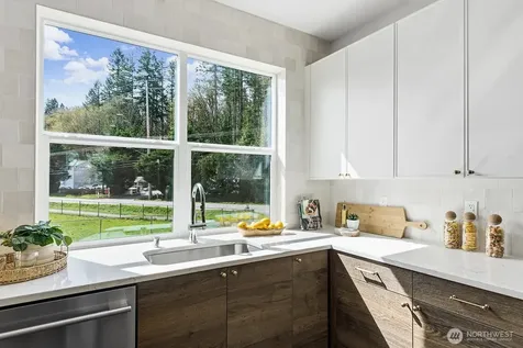 761 7th Avenue NW Issaquah WA 98027