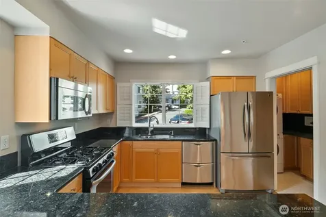 2060 132nd Avenue SE Bellevue WA 98005
