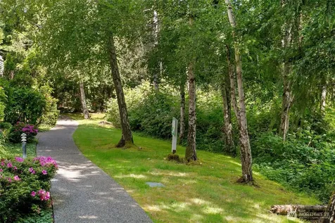 2060 132nd Avenue SE Bellevue WA 98005