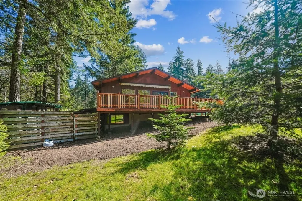 10706 Pioneer Drive Anderson Island WA 98303