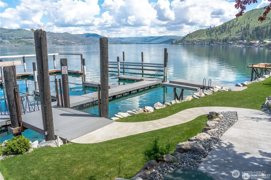 4057 Lakeview Place Chelan WA 98816