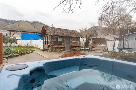 225 S Division Street Cashmere WA 98815
