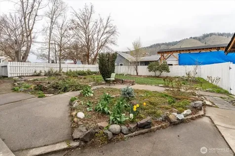225 S Division Street Cashmere WA 98815