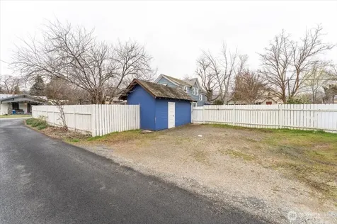 225 S Division Street Cashmere WA 98815