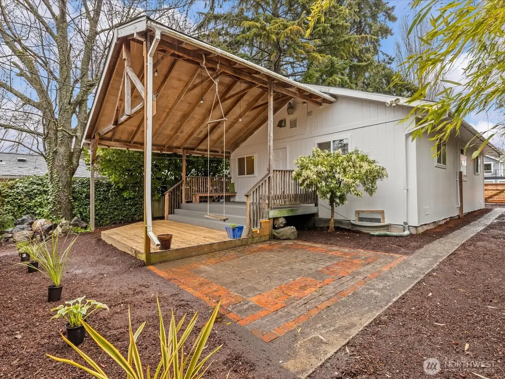 8117 17th Avenue SW Seattle WA 98106