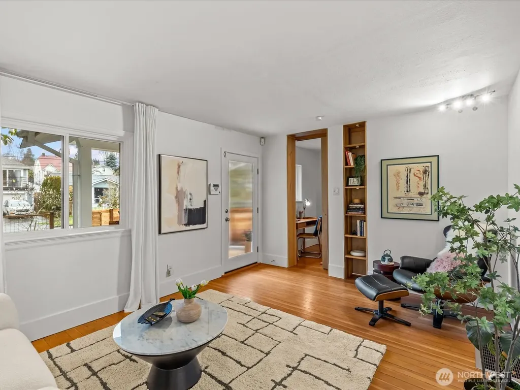 8117 17th Avenue SW Seattle WA 98106