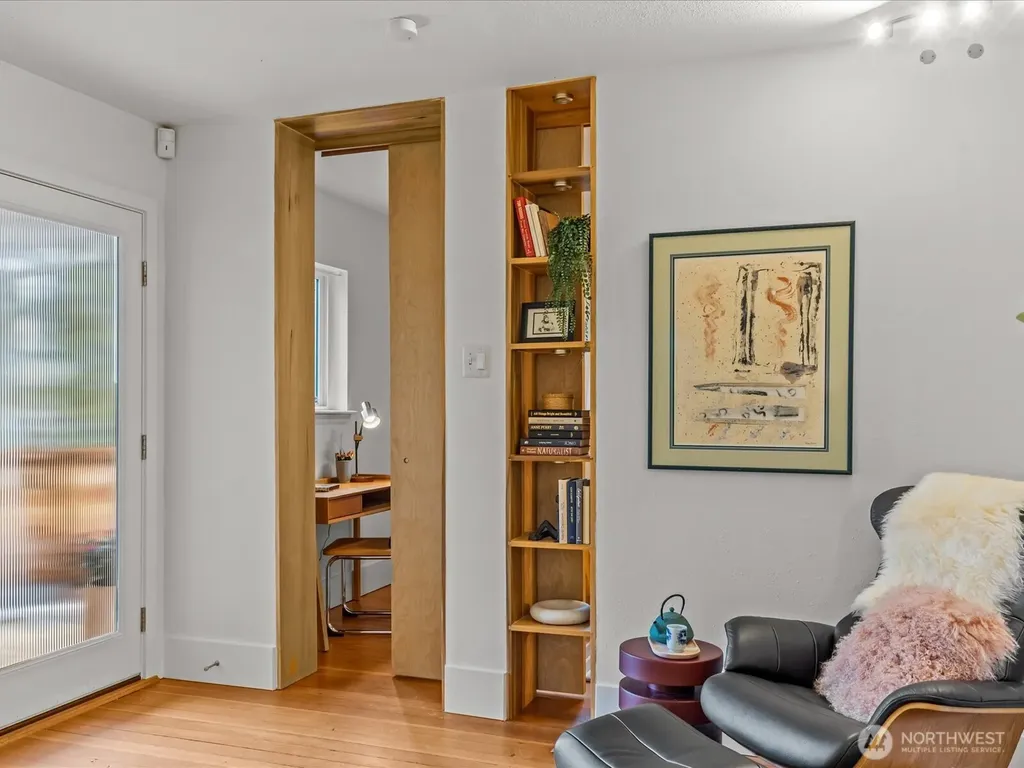 8117 17th Avenue SW Seattle WA 98106