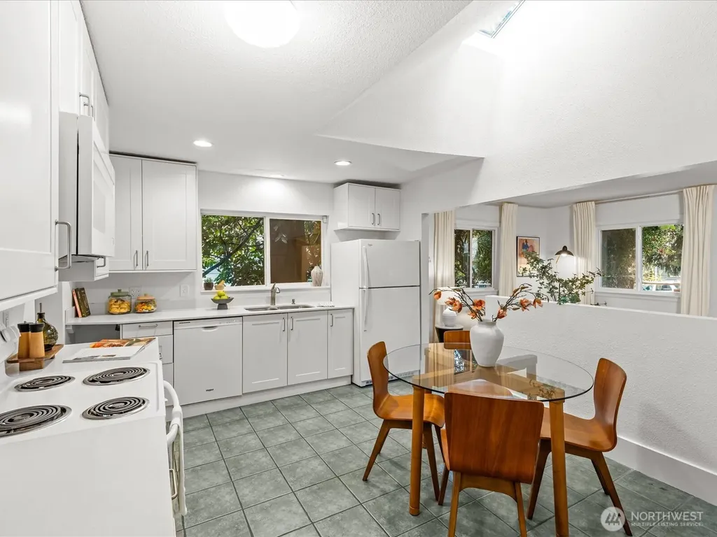 8117 17th Avenue SW Seattle WA 98106