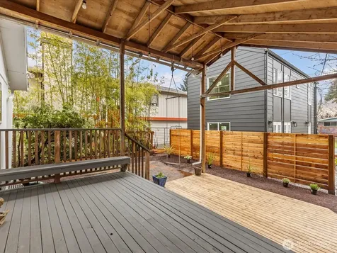 8117 17th Avenue SW Seattle WA 98106