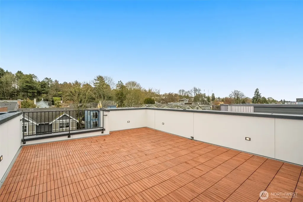 1127 10th Avenue E Seattle WA 98102