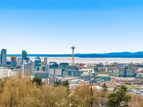 1127 10th Avenue E Seattle WA 98102