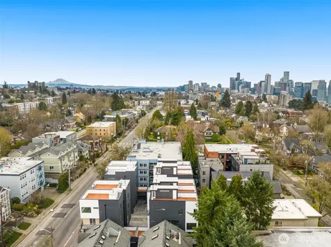 1127 10th Avenue E Seattle WA 98102