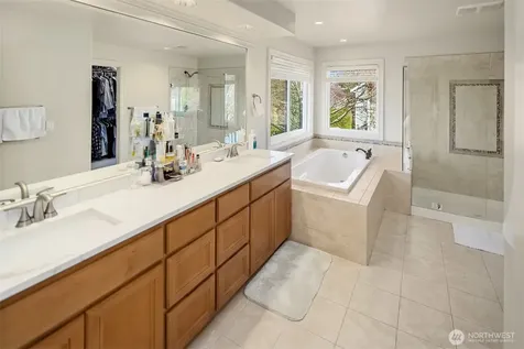 27520 SE 28th Court Sammamish WA 98075