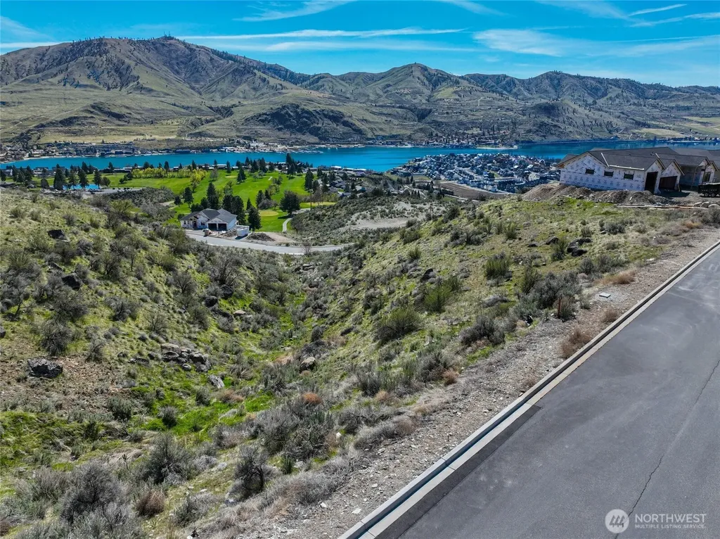 905 Long Drive Chelan WA 98816