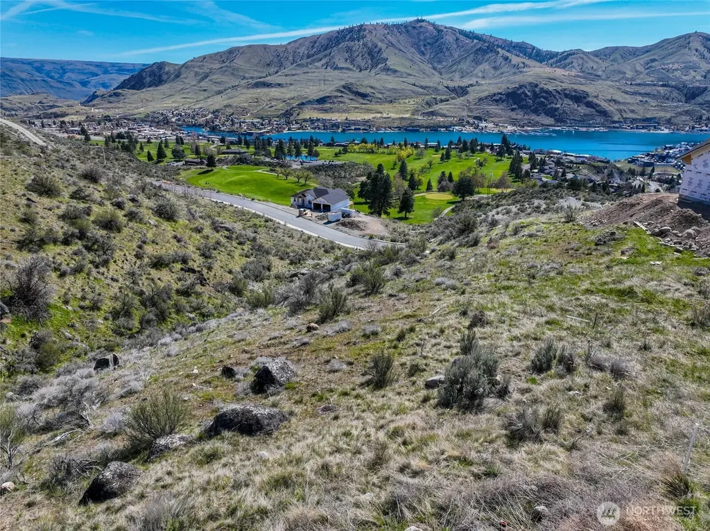 905 Long Drive Chelan WA 98816