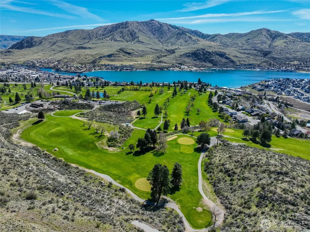 905 Long Drive Chelan WA 98816