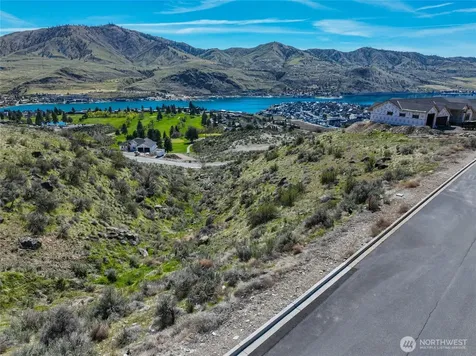 905 Long Drive Chelan WA 98816