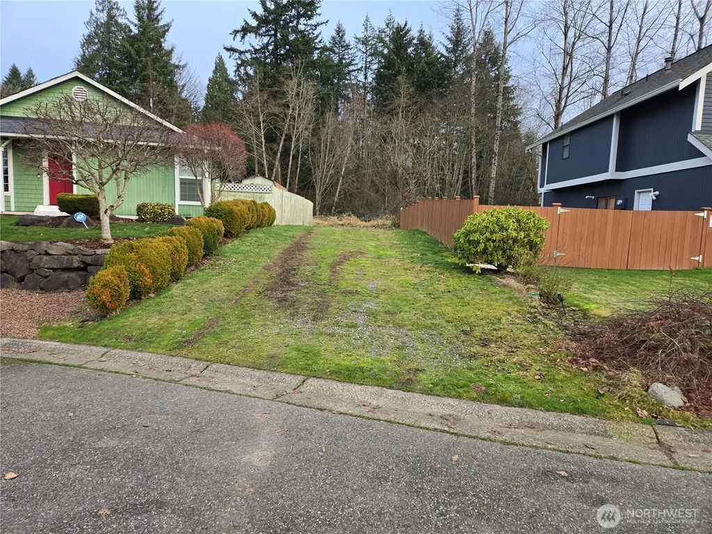 137 SE 202nd Place Kent WA 98042