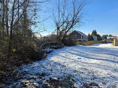 137 SE 202nd Place Kent WA 98042