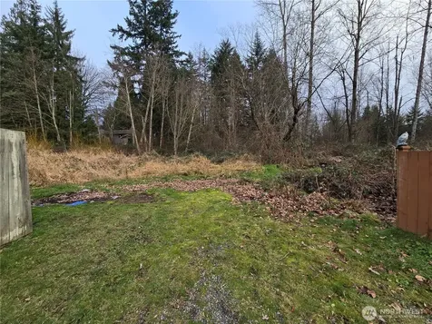 137 SE 202nd Place Kent WA 98042