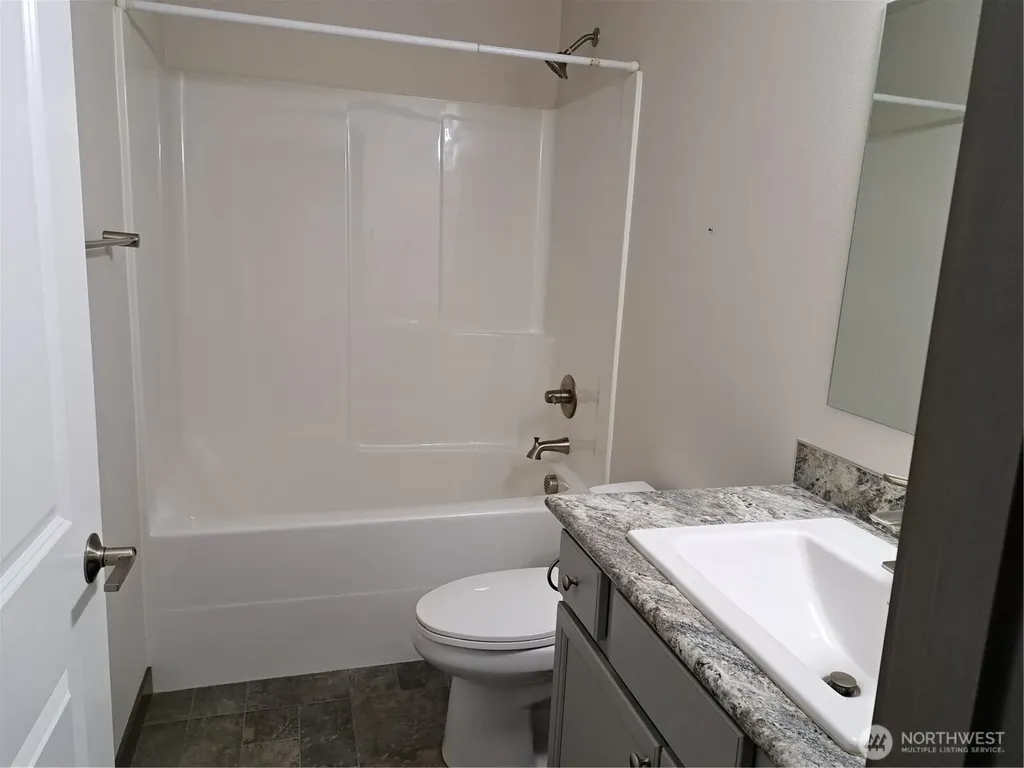 1651 SW Mulberry Oak Harbor WA 98277