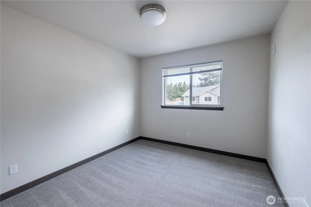 1651 SW Mulberry Oak Harbor WA 98277
