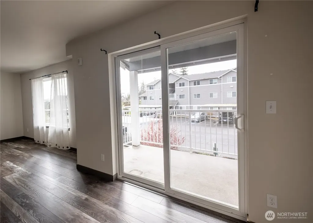 1651 SW Mulberry Oak Harbor WA 98277