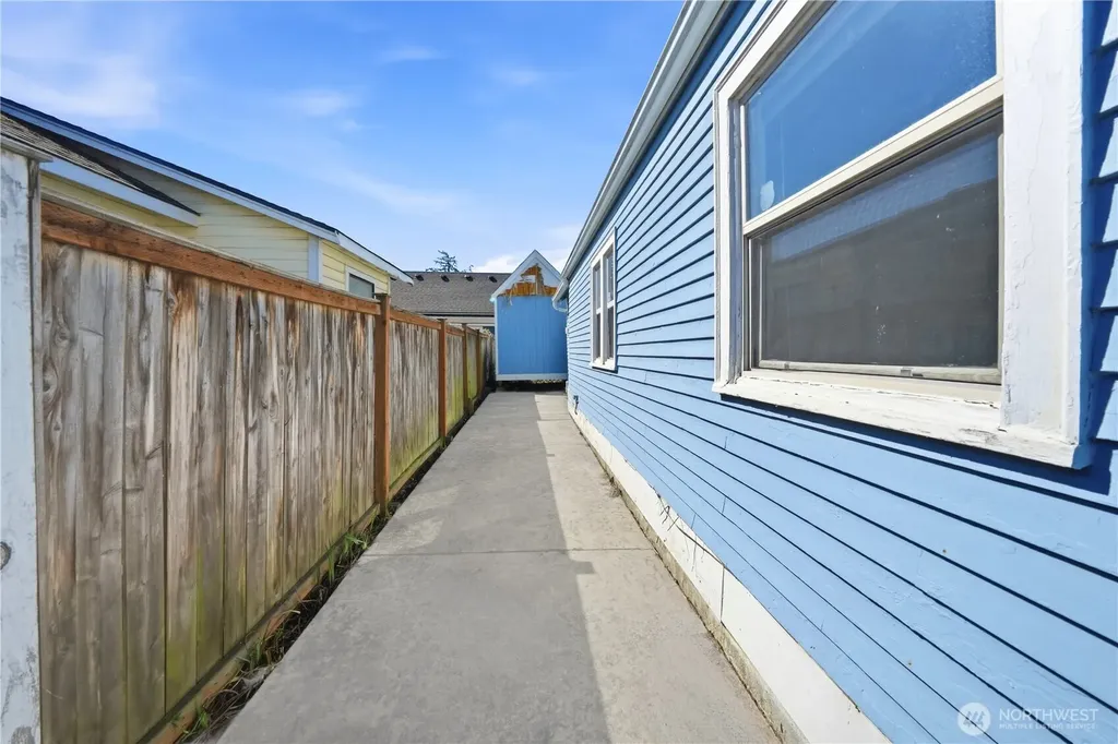 9910 272nd Street NW Stanwood WA 98292
