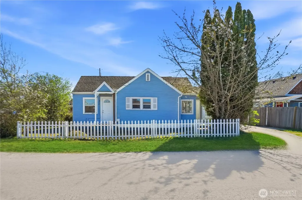 9910 272nd Street NW Stanwood WA 98292
