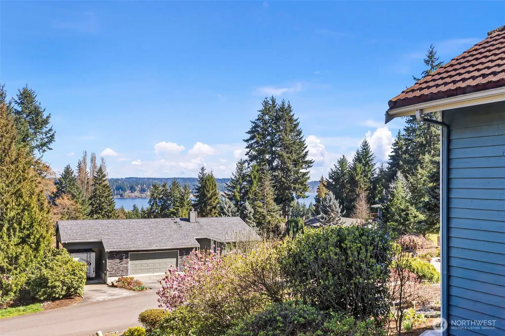 8205 Clearidge Avenue NW Silverdale WA 98383