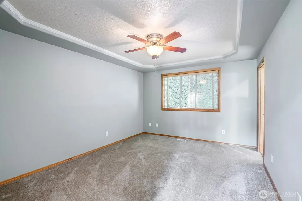 2703 5th Street SW Puyallup WA 98373