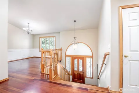 2703 5th Street SW Puyallup WA 98373