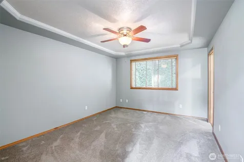 2703 5th Street SW Puyallup WA 98373