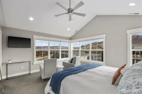 298 Bobcat Lane Chelan WA 98816