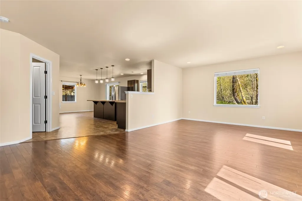1408 Daffodil Avenue NE Orting WA 98360