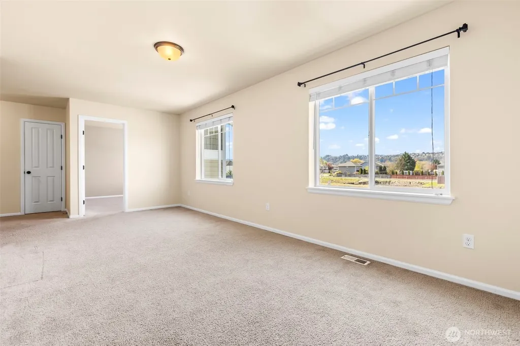 1408 Daffodil Avenue NE Orting WA 98360