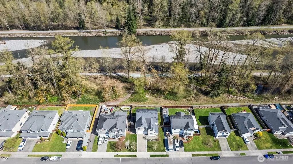 1408 Daffodil Avenue NE Orting WA 98360