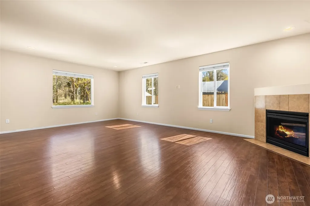1408 Daffodil Avenue NE Orting WA 98360
