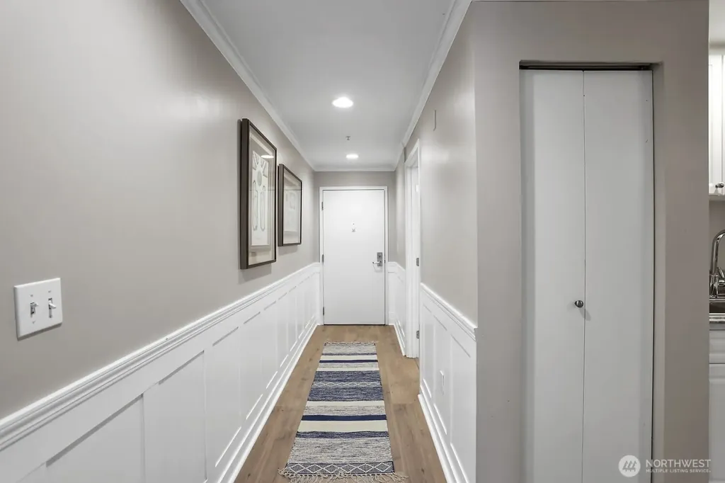 321 10th Avenue S Seattle WA 98104