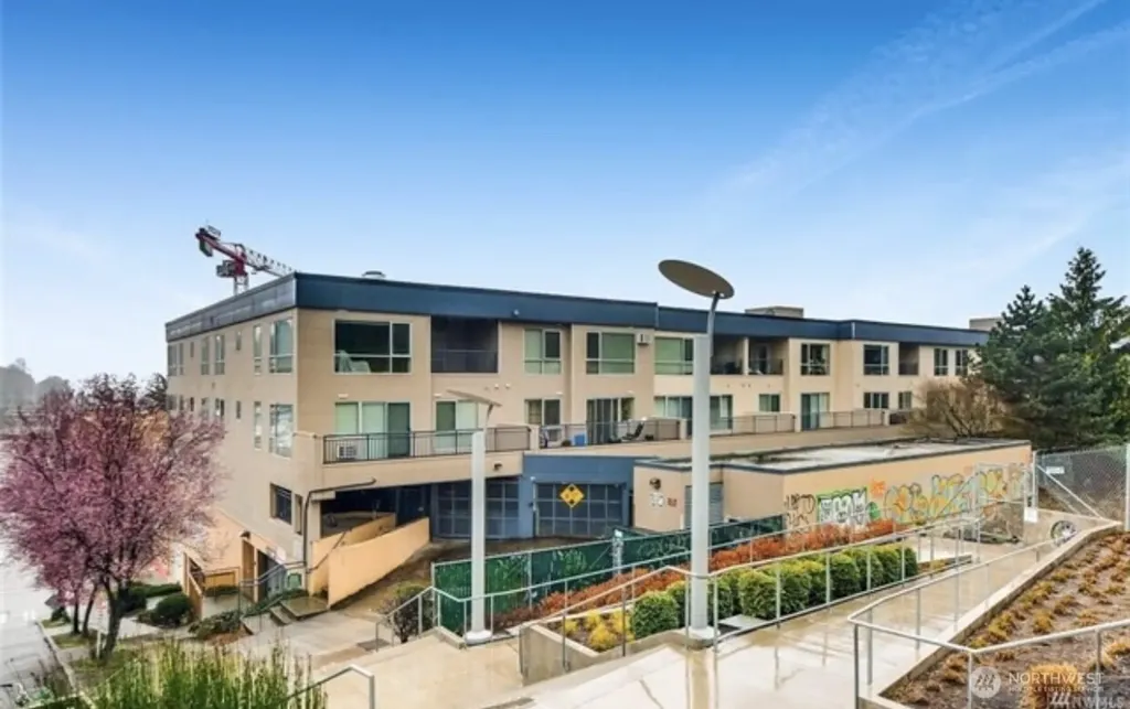 321 10th Avenue S Seattle WA 98104