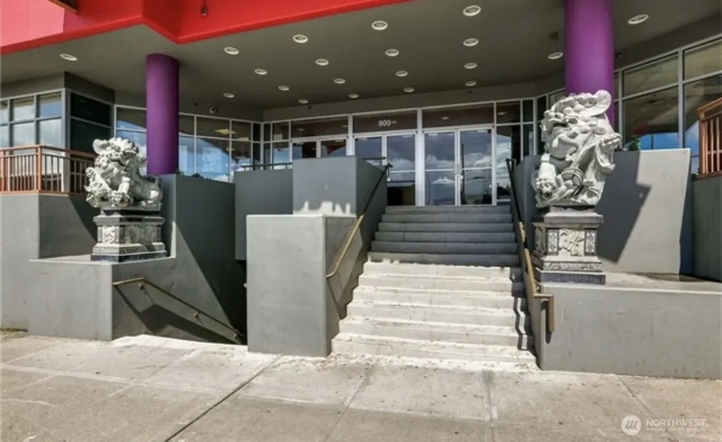 321 10th Avenue S Seattle WA 98104