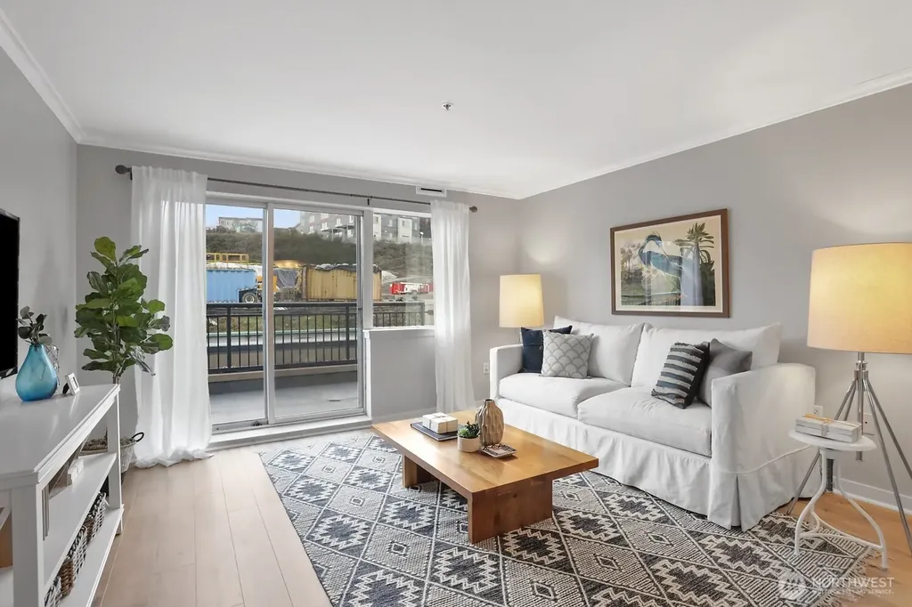 321 10th Avenue S Seattle WA 98104