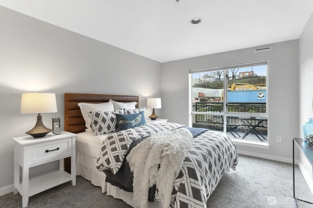 321 10th Avenue S Seattle WA 98104