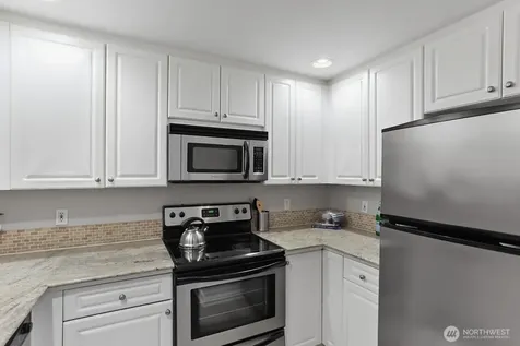 321 10th Avenue S Seattle WA 98104