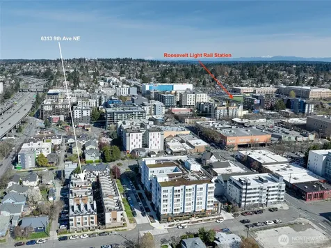6313 9th Avenue NE Seattle WA 98115