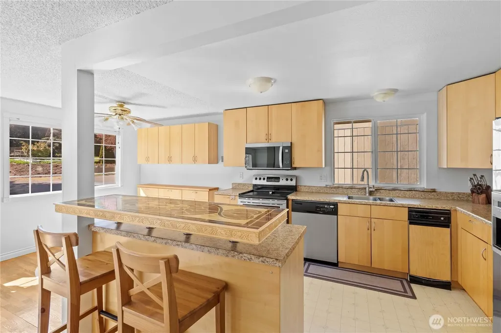 2138 SW 305th Street Federal Way WA 98023