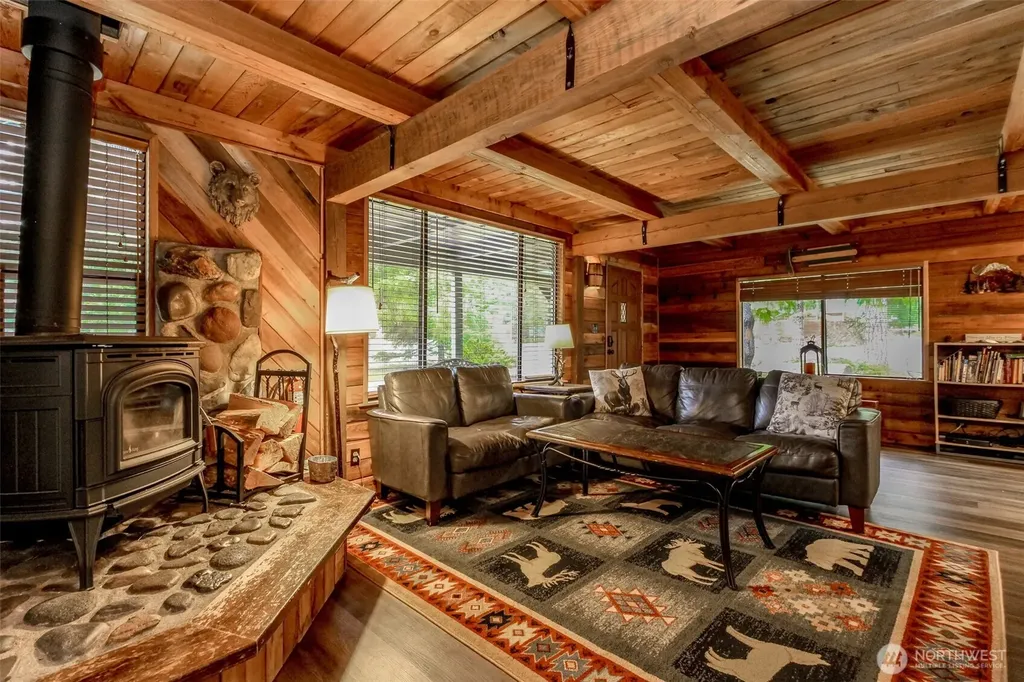 101 Mountain View Drive Ashford WA 98304