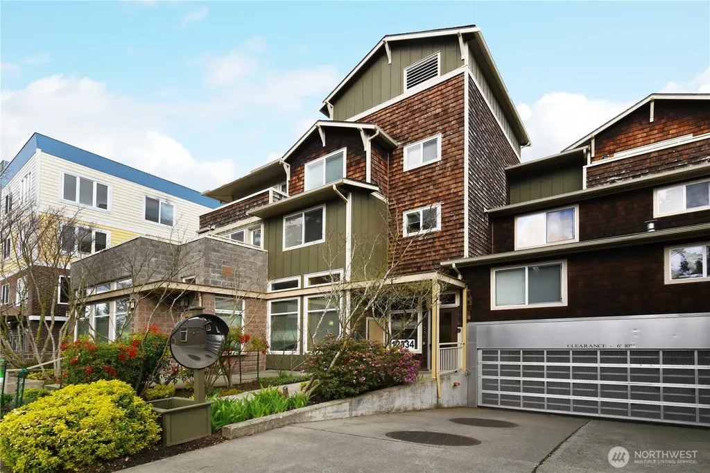 12534 15th Avenue NE Seattle WA 98125